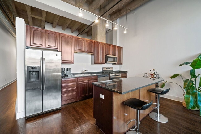 Photo - 1645 W Ogden Ave Unit 328