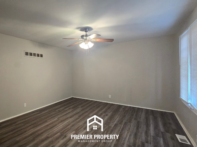 Photo - 2185 Flight Dr