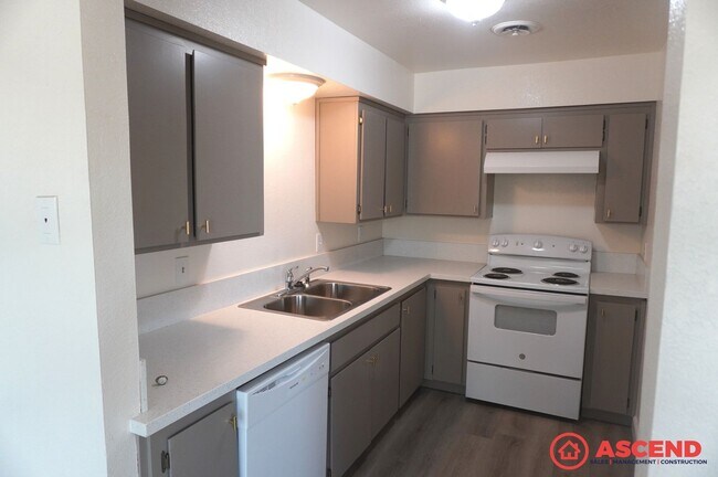 Photo - 2921 La Costa St Unit 4