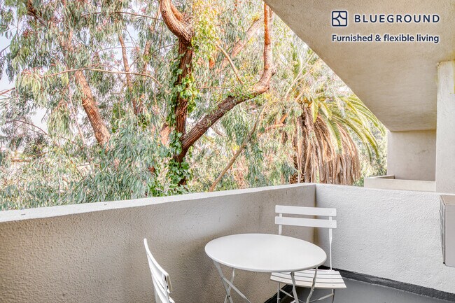 Photo - 3333 W 2nd St Unidad FL3-ID594