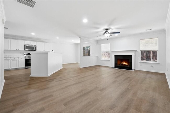 Photo - 3050 Centerglen Ln