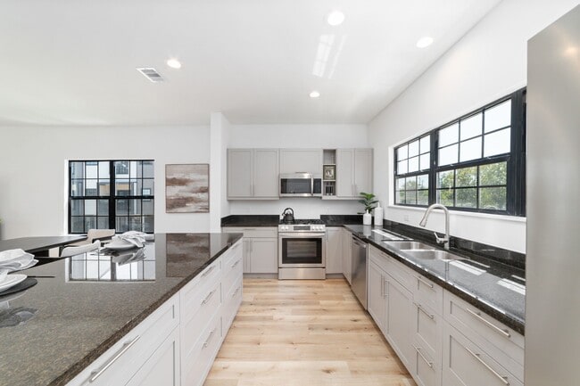 Photo - 11916 S Hoa Sen Cir