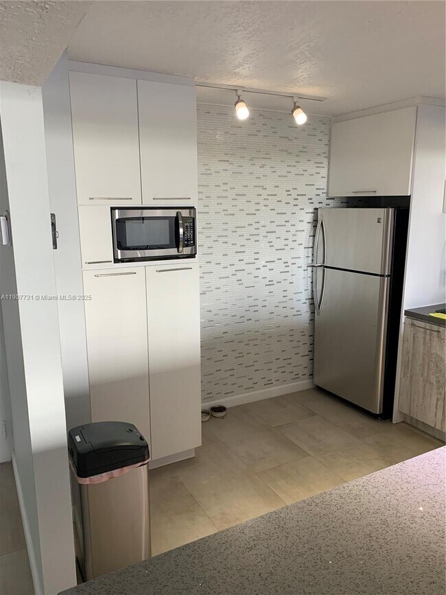 Photo - 2851 NE 183rd St Unidad 605E