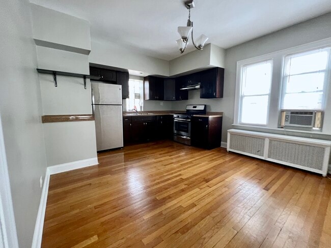 Photo - 2831 N 75th Ave Unidad 2R