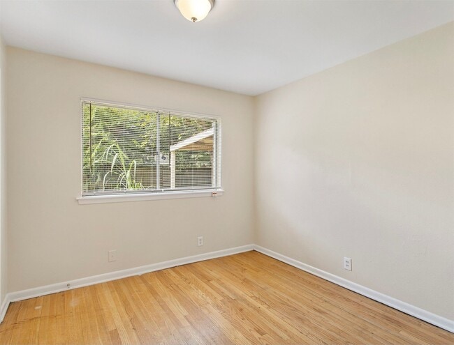 Photo - 13306 Oak Leaf Ln