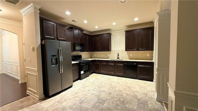Photo - 333 Knelston Oak Dr NE