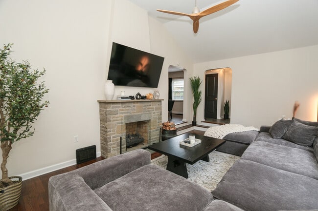 Photo - 195 S Sylvan Ave