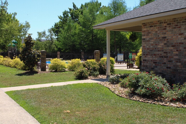 Pinnacle Apartments