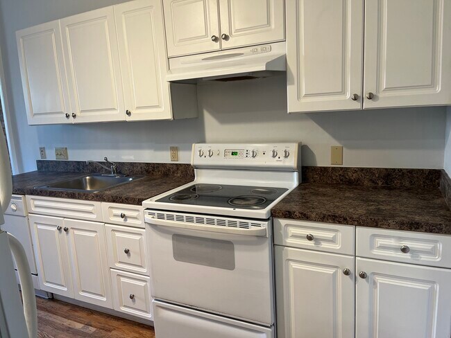 Kitchen - 33 Halsey Street Unit 3A third floor 2 bedroom