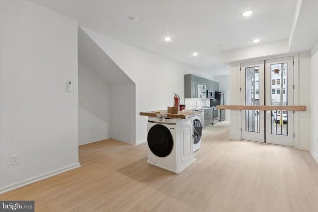 Photo - 245 N 12th St