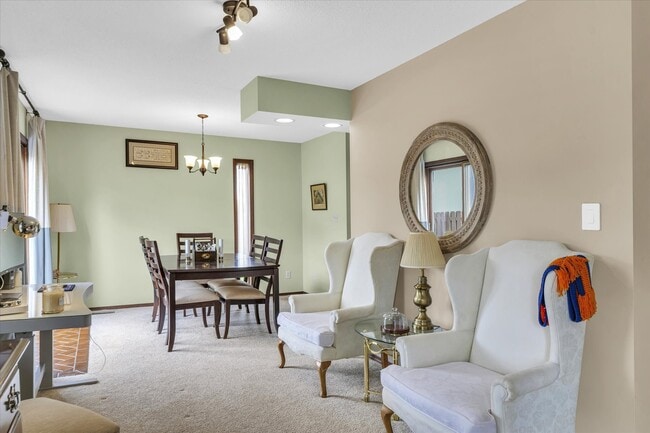 Photo - 1 Lyndhurst Village Ct