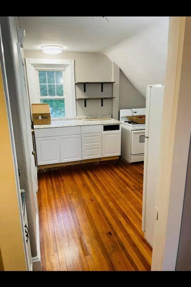 Photo - 139 Devonshire St Unidad 2nd Floor