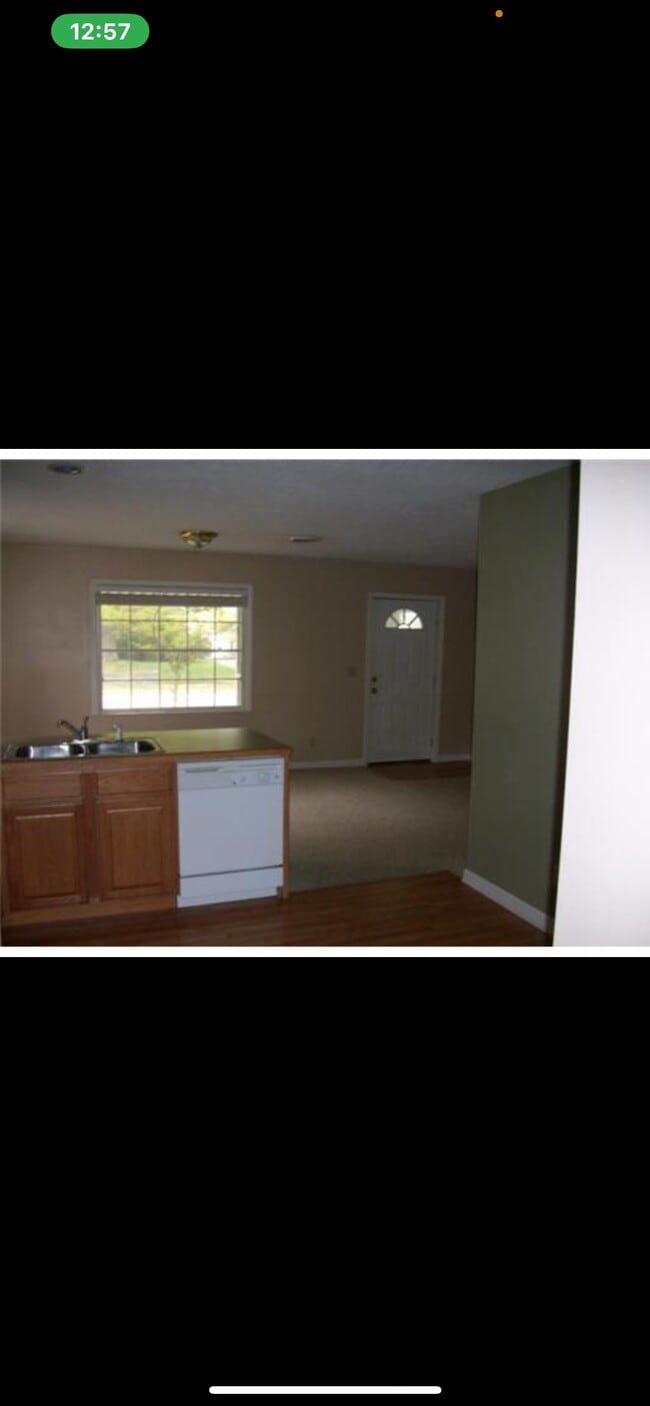 Photo - 125 E Rouse St