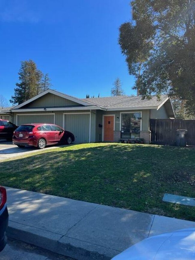 Building Photo - South Davis Rental
