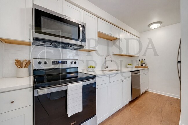 Photo - Avail July 1: 2BR Apt in Crafton, 1 Off Street Parking, AC, W/D included, Quartz Countertops, DW,... Unidad BRO610-B