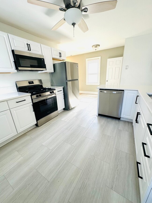Photo - 310 W Scott St