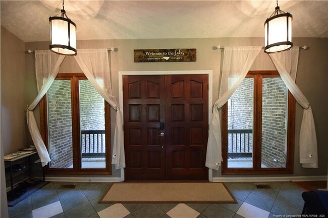 Photo - 187 Lakewind Ct House