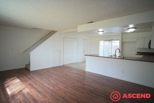 Photo - 11900 Handel Ave Unidad 1