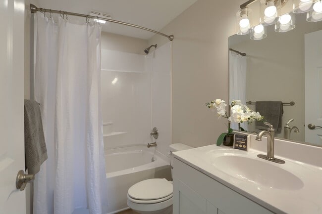 Briarcrest Gardens Townhomes & Apartments