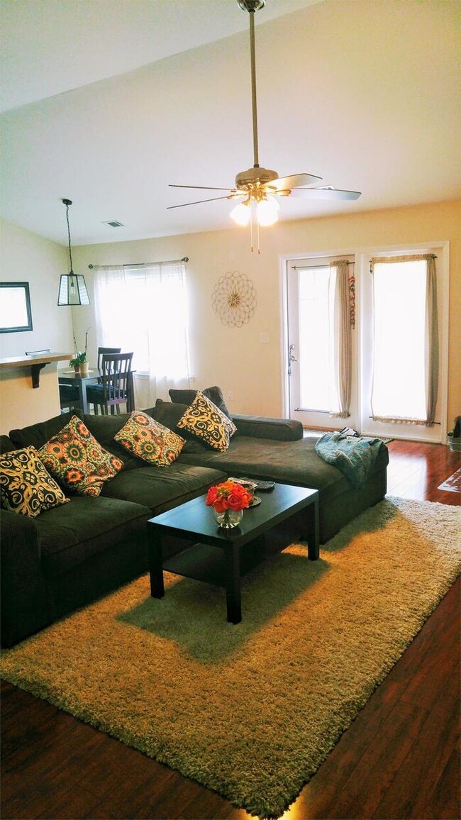 Photo - 34 Twin Oaks Pl