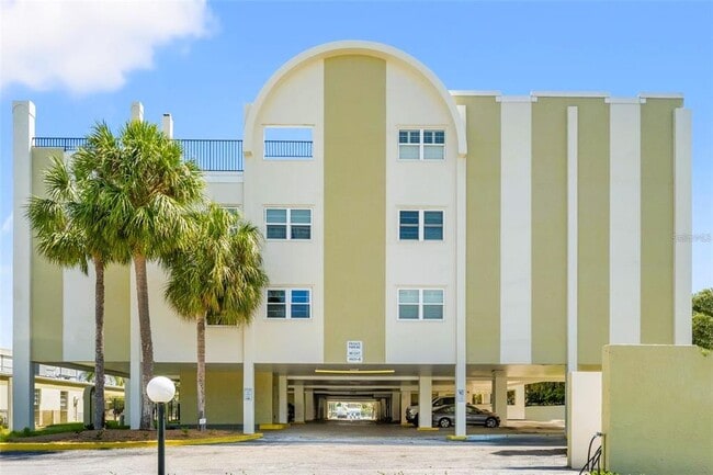 Building Photo - 4651 1st St NE Unit 306