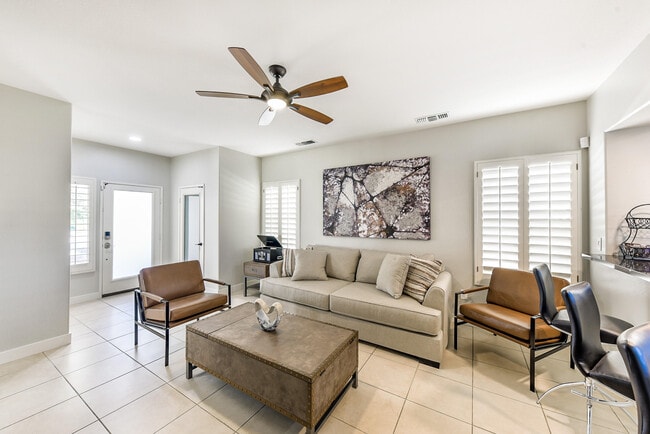 Photo - 39676 Somerset Ave