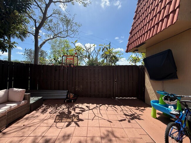 Photo - 8182 Thames Blvd