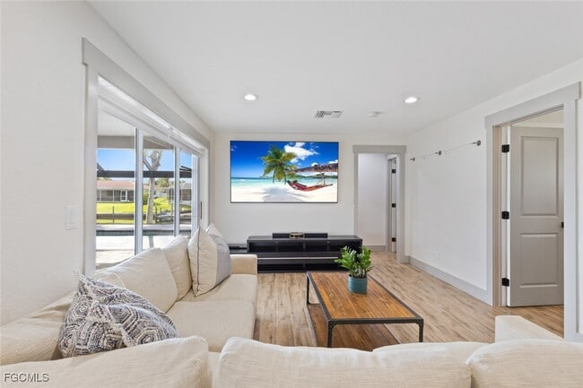 Building Photo - 2232 SE 27th St