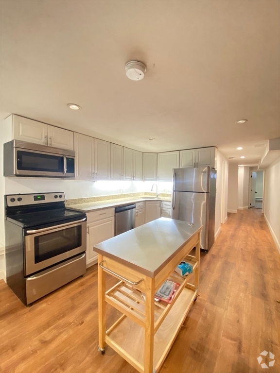 Building Photo - 1518 Commonwealth Ave Unit 1 Rental