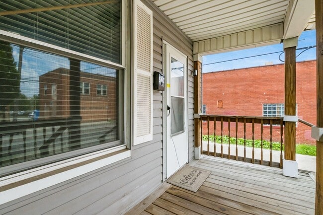 Photo - 541 E Whittier St Unit 541