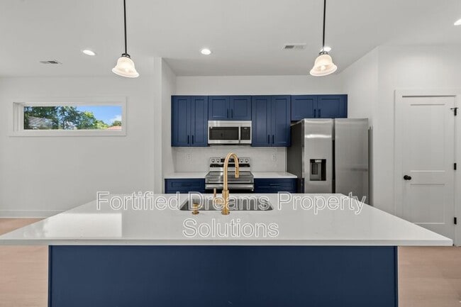 Photo - 806 W Dameron Ave