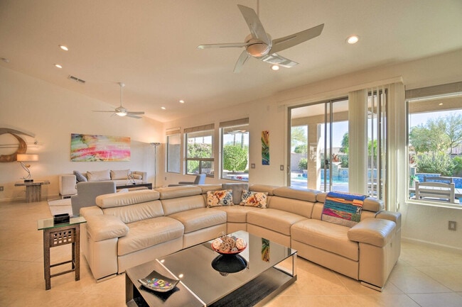 Photo - 15999 W Cambridge Ave Unidad ID1386117P