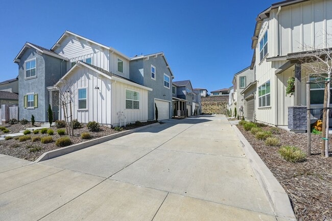 Photo - Fully Furnished Mid-term Rental