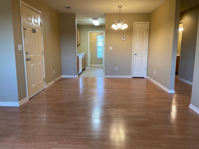 Photo - Condominium in Sycamore Ridge