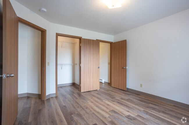 2BR, 2BA - 1,149SF - Primary Bedroom