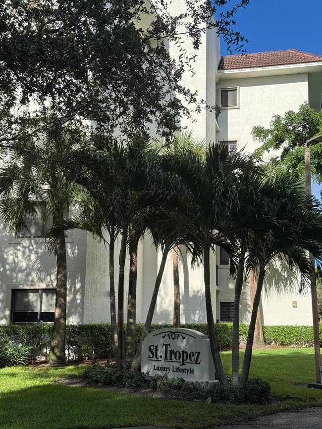 Building Photo - 2105 Lavers Cir Unit 209 Rental