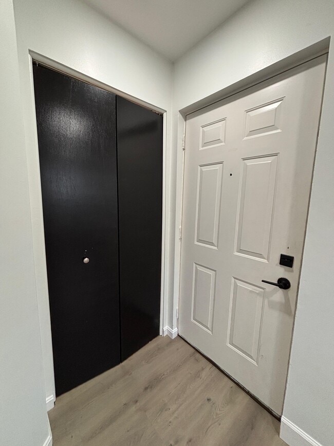 Building Photo - 5701 Lavender Plaza Unit A