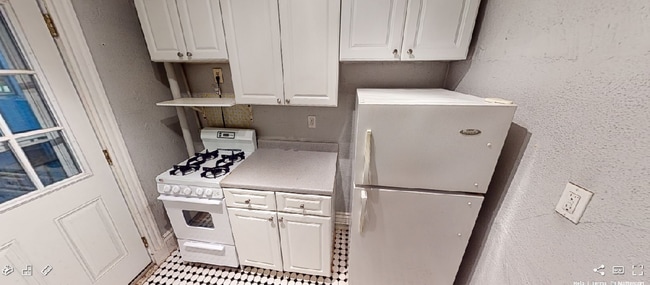 Photo - 52 Charlesgate E