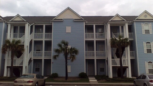 Building Photo - 3 bedroom, 2 bath condo at Fountain Pointe Unit 103