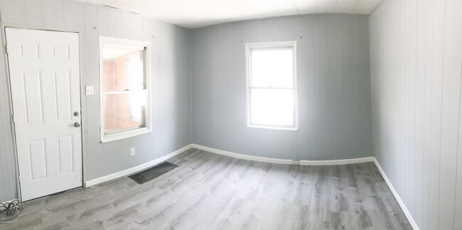 Photo - ALL ELECTRIC! 1Bed/1Bath Single Family Home! Newly Renovated!