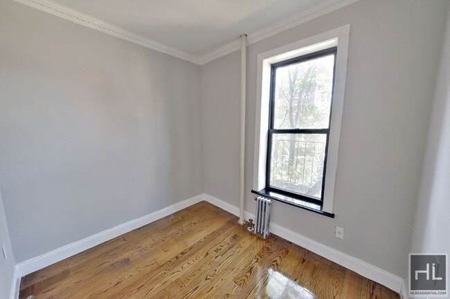 Photo - E 105TH ST. Unidad 21