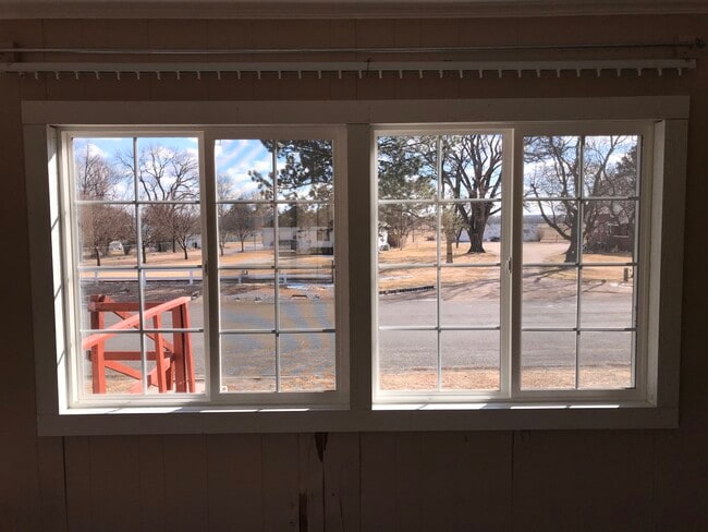 Photo - 804 W 1st St