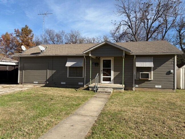 Building Photo - 3 bedroom 1 bath