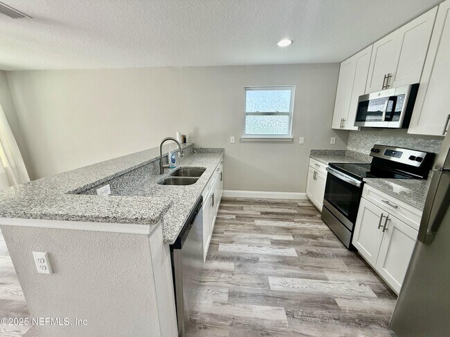 Photo - 2616 Henrietta St