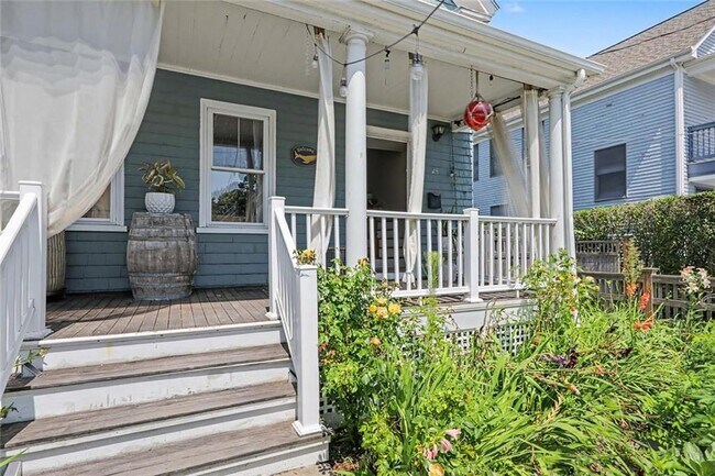 24 Russell Ave