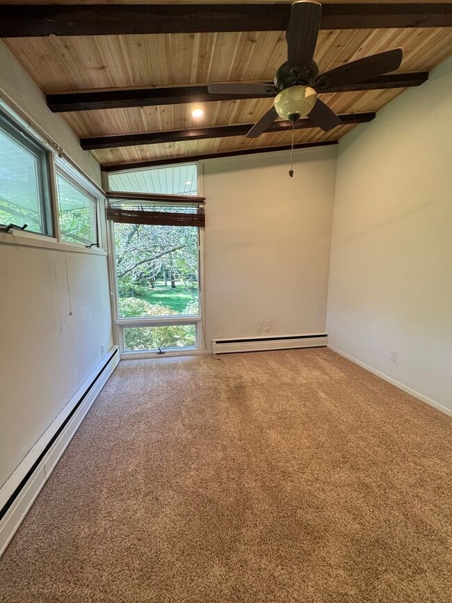Photo - Spacious Mid-Century Modern Rental in Cant...