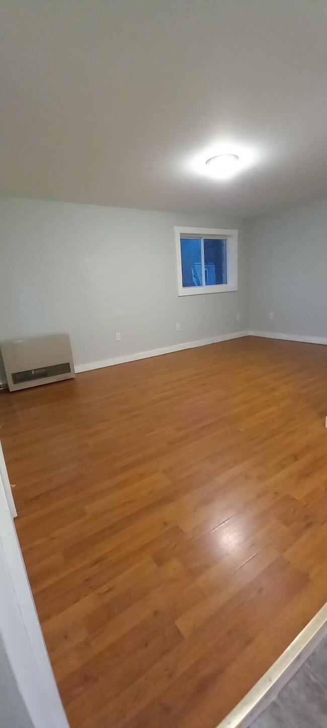 Building Photo - 816 3rd Ave Unit 2