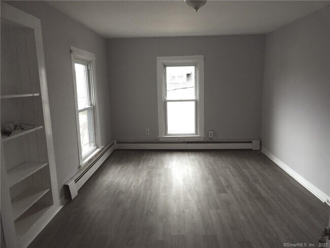 Photo - 177 E Pearl St