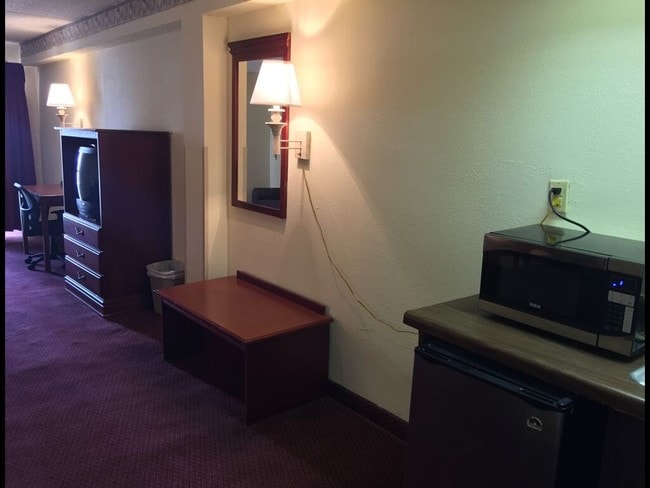 Photo - Champaign Place