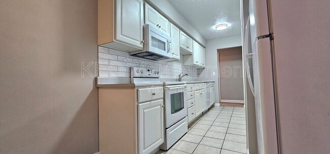 Photo - 3080 Southdale Dr Unidad 3